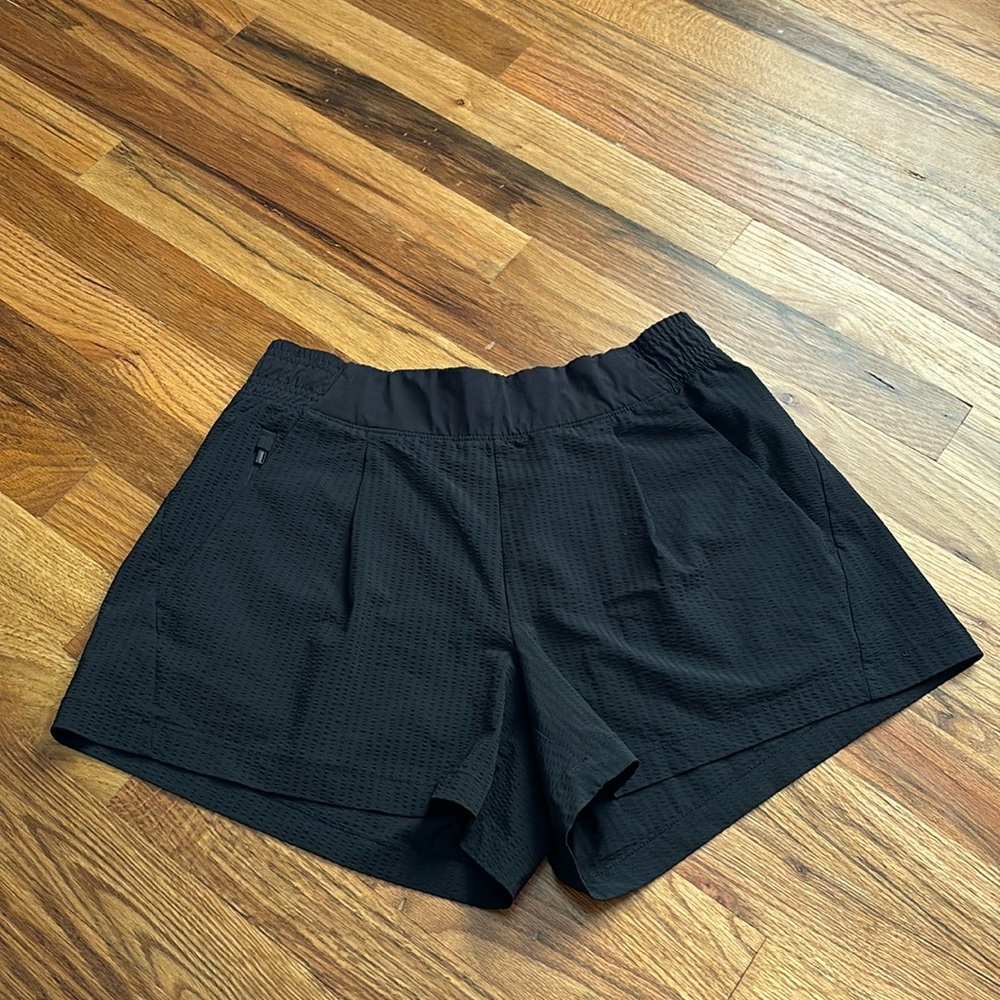 Athleta Textured Brooklyn Shorts Black